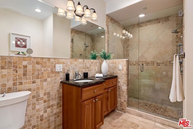 Building Photo - 16123 W Sunset Blvd