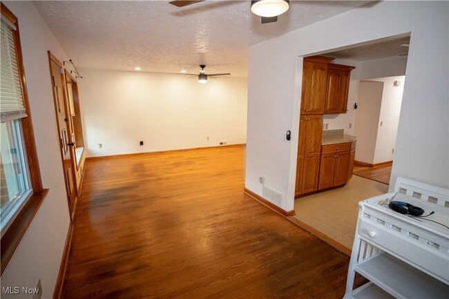Building Photo - 14014 Emery Ave