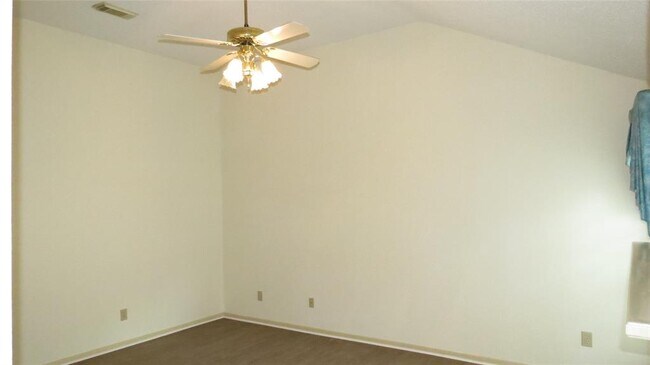 Building Photo - 35 Cottage Grove Pl