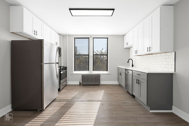 Building Photo - 447 N Austin