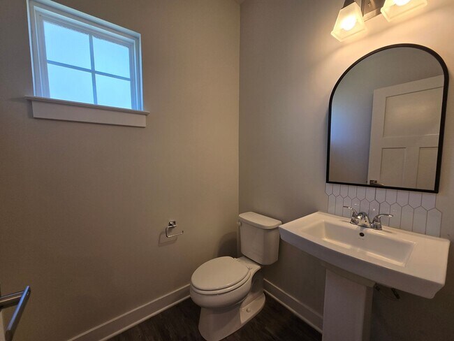 Building Photo - $500 off 1st Full Months Rent!! Minutes from the VA/NC Line