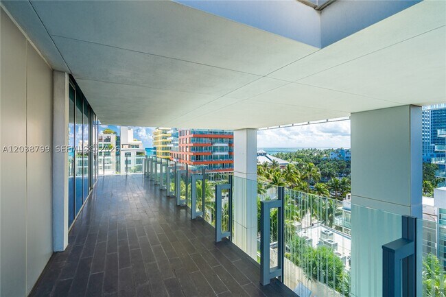 Building Photo - 120 Ocean 700
