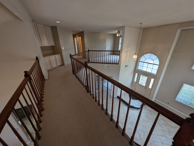 Building Photo - 2704 N Ontario Dr