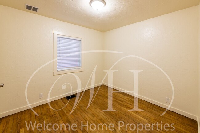 Building Photo - Newly Remodeled Single Family Home