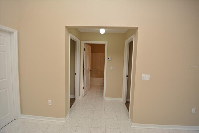 Building Photo - 12 Pine Brook Dr