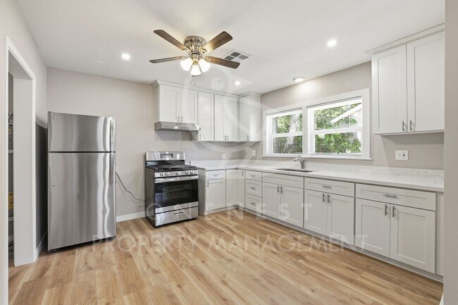 Building Photo - 4617 13th Ave