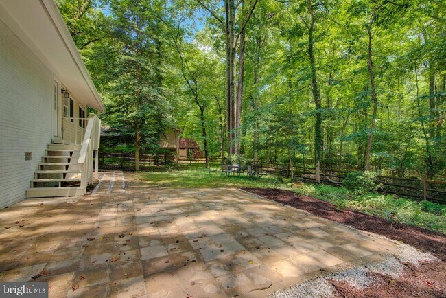 Building Photo - 11621 Sourwood Ln