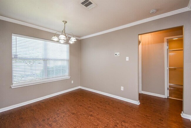 Building Photo - 6902 Manor Terrace Ln