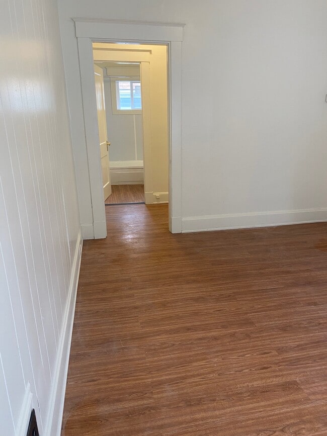 Building Photo - 1629 Grantwood Ave