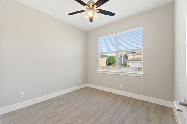 Building Photo - Deposit-Free! Modern, energy efficient hom...