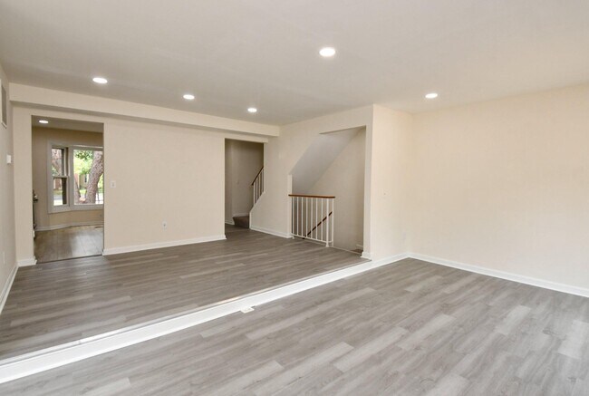 Building Photo - 10709 Gideon Ct