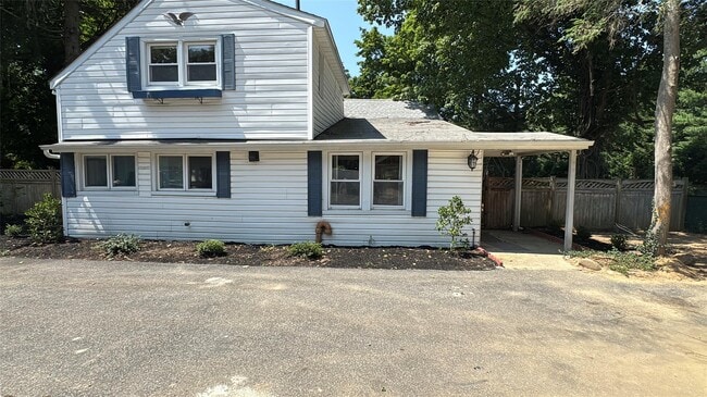Building Photo - 232 Brookville Rd