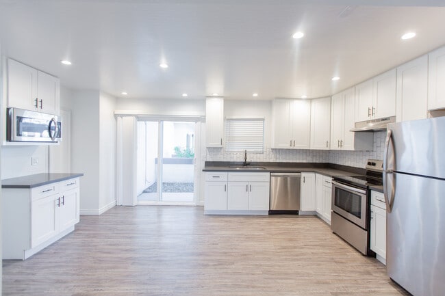 Building Photo - Villa 10 Apartments