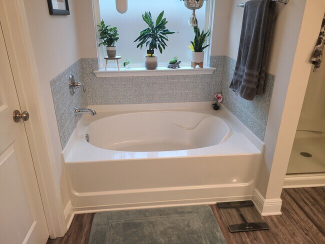 Building Photo - 317 Highbrook Rd