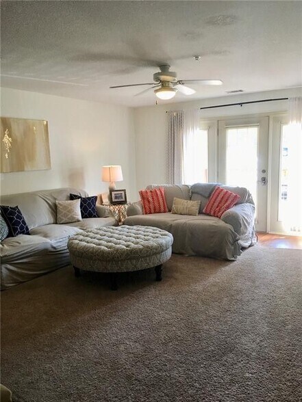 Building Photo - 203 Kelly Rd