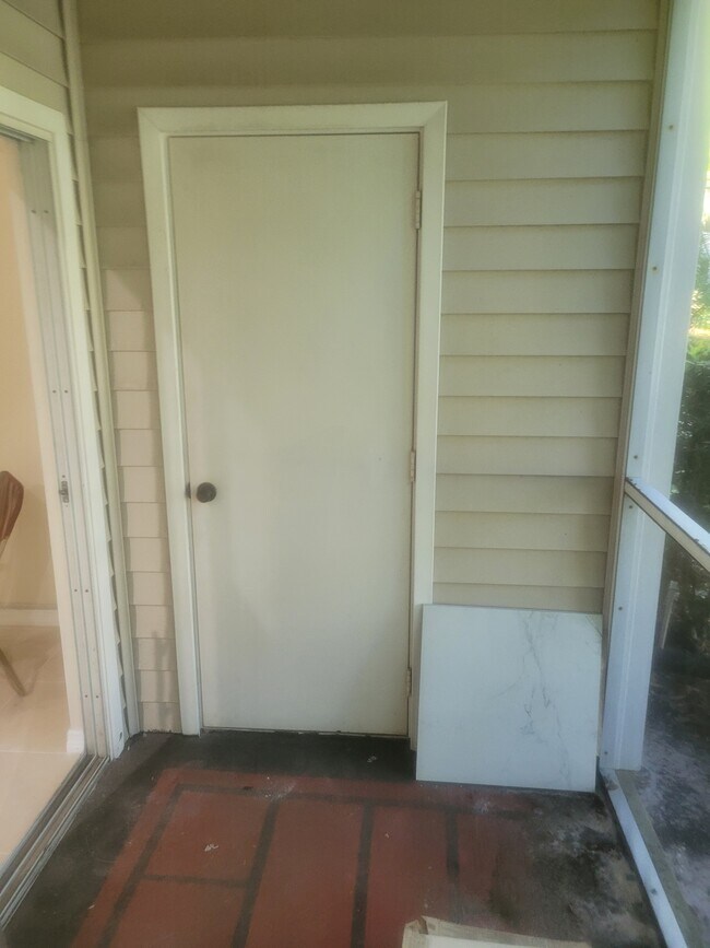 Building Photo - 850 S Tamiami Trl