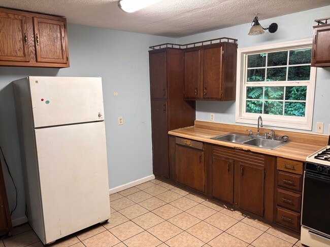 Building Photo - Private Country Cabin for Rent
