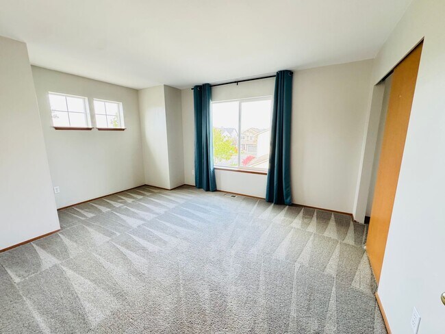 Building Photo - 5330 Larrabee Way