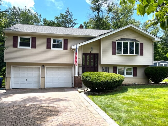 Primary Photo - 9 Kitchell Pl
