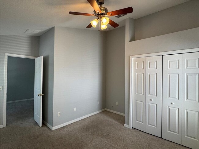 Building Photo - 2915 Amber Oak Dr