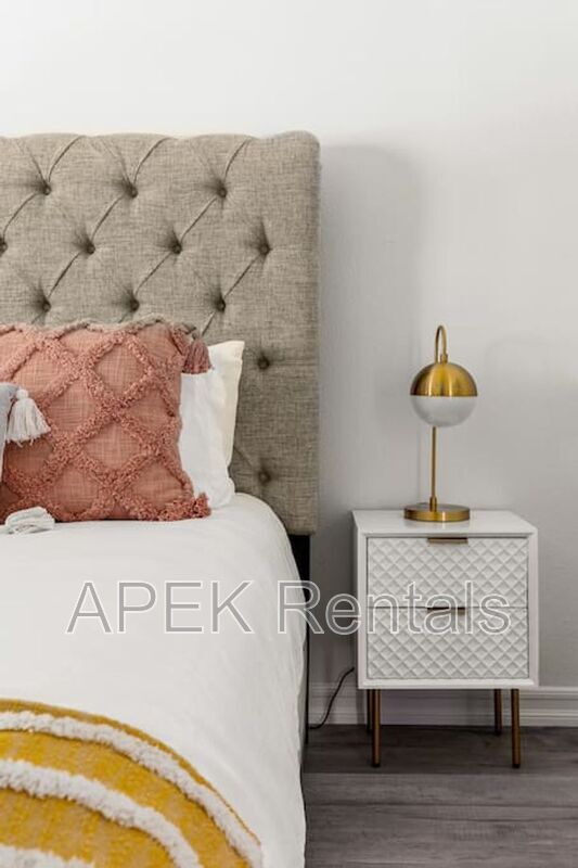 Building Photo - 2184 E Powell Rd