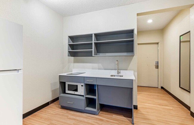 Building Photo - Furnished Studio-Buffalo - Airport