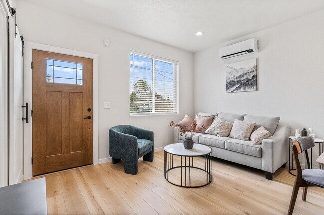 Building Photo - $2,500 - 3 Bed / 2 Bath Brand New Construc...
