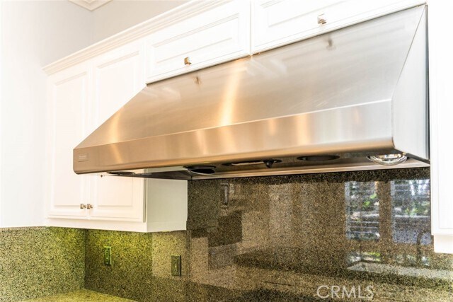 Building Photo - 7 Camellia