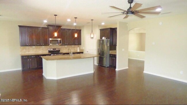 Building Photo - 83117 Purple Martin Dr