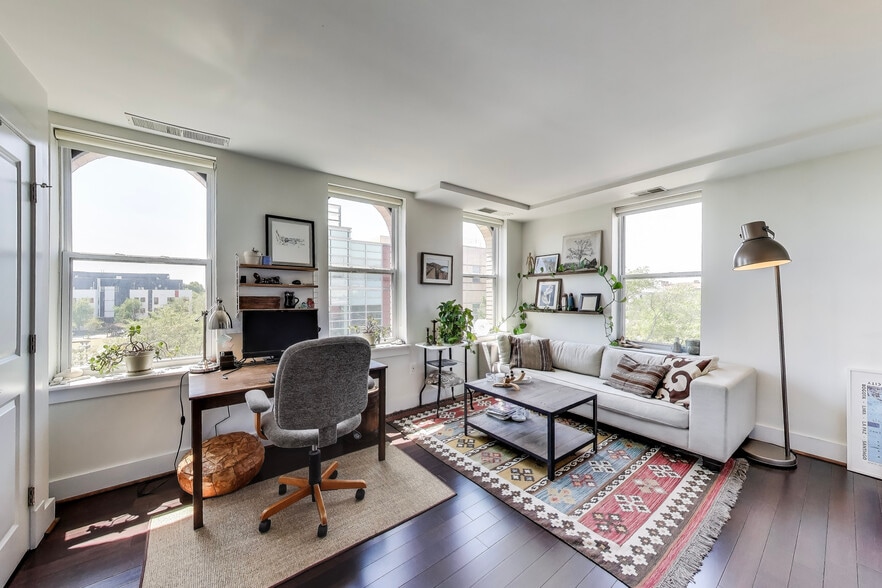 Building Photo - 1461 Girard St NW