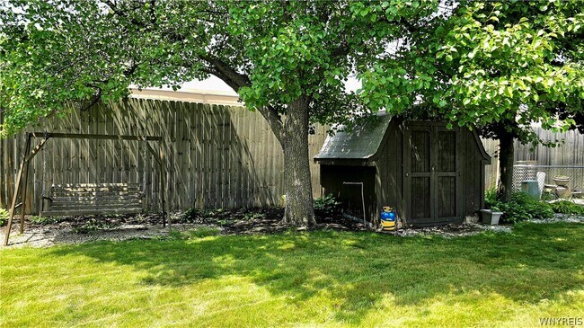 Building Photo - 36 Jamaica Ln