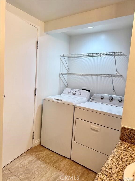 Building Photo - 525 E Seaside Way
