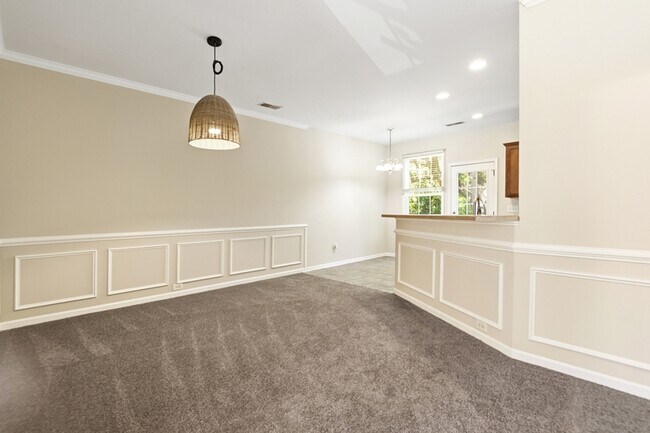 Building Photo - 1406 Hamlin Park Cir