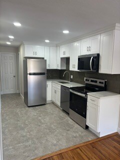 Kitchen - 320 Lakeview St