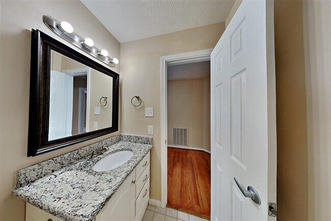 Building Photo - 2150 Paso Rello Dr