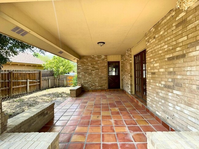 Building Photo - 8649 Northridge Loop
