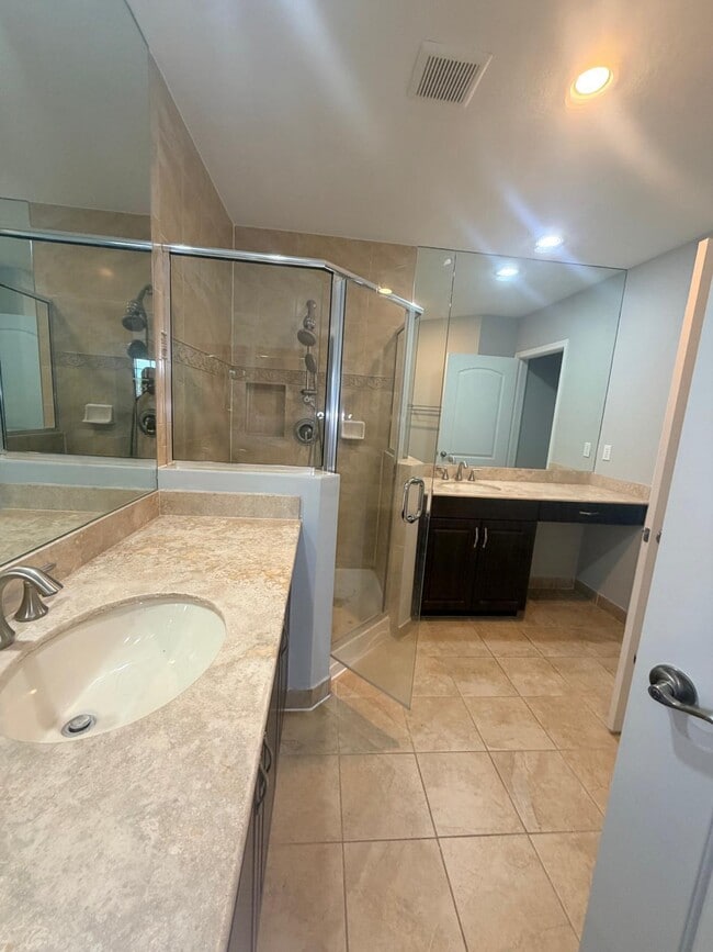 Building Photo - 7644 Foxcroft Ln