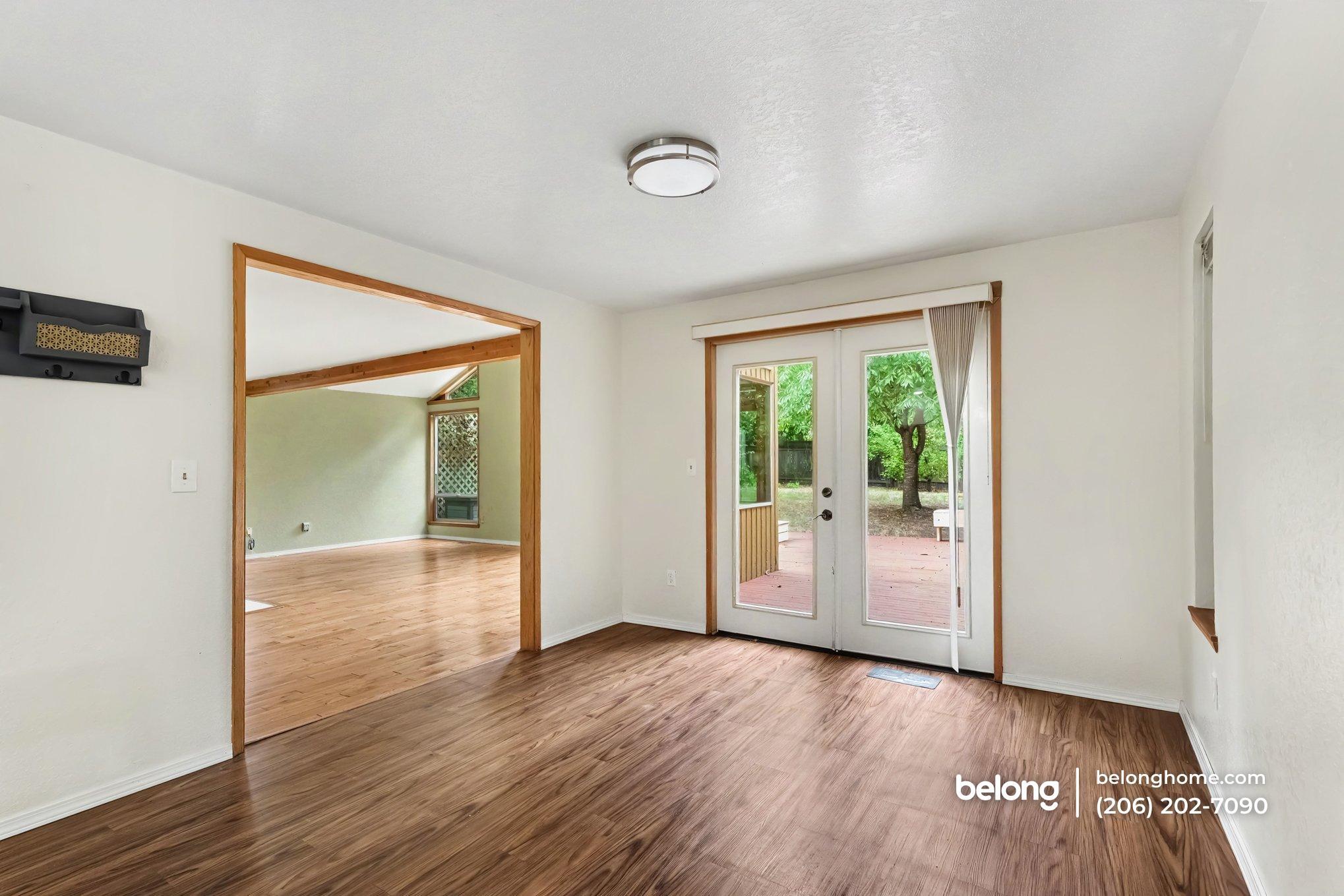 Building Photo - 14124 Phinney Ave N