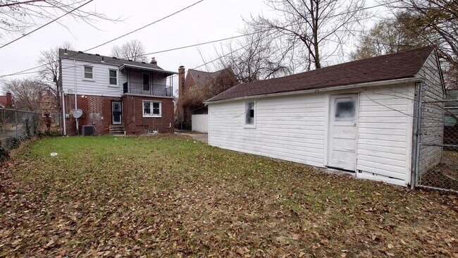 Building Photo - 11056 Wayburn St