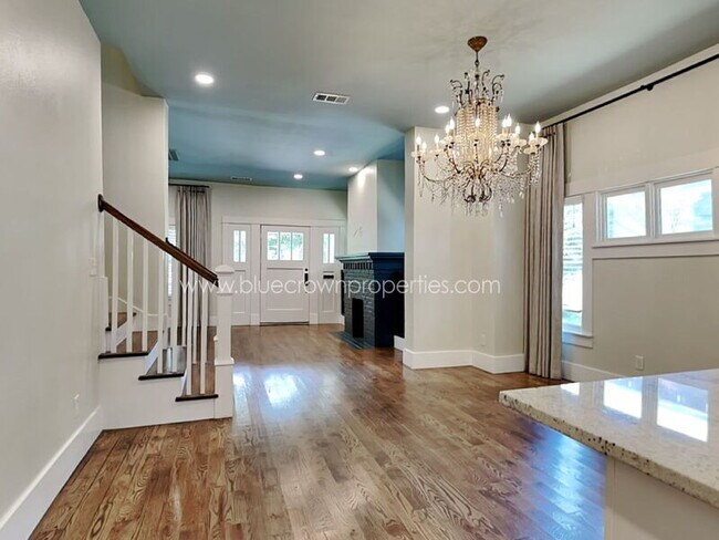 Building Photo - 5536 Tremont St