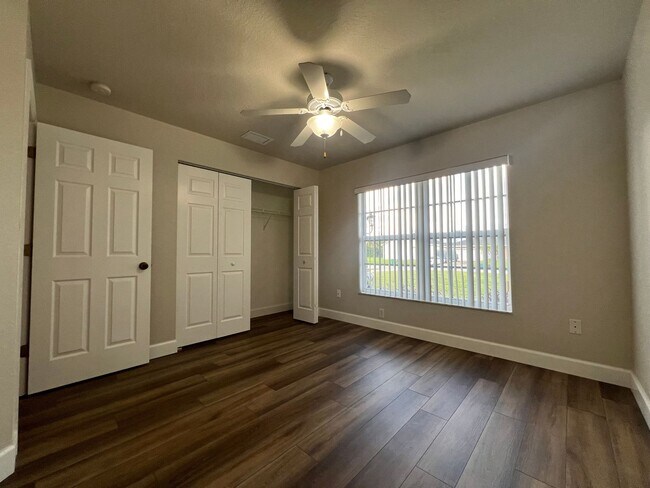 Building Photo - ($2,195) * ANNUAL ** Pool ** 3 Bed / 2 Bat...