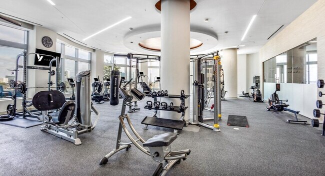 Building Photo - 6803 Staffordshire Crescent