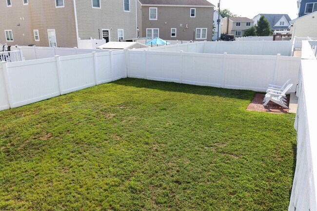 Building Photo - 1336 Vardon Rd