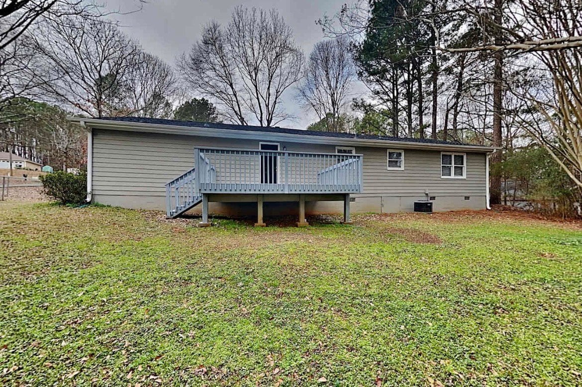 Building Photo - 301 E Country Woods Dr