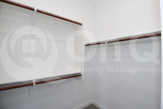 Building Photo - 8908 W Bethany Heights Dr