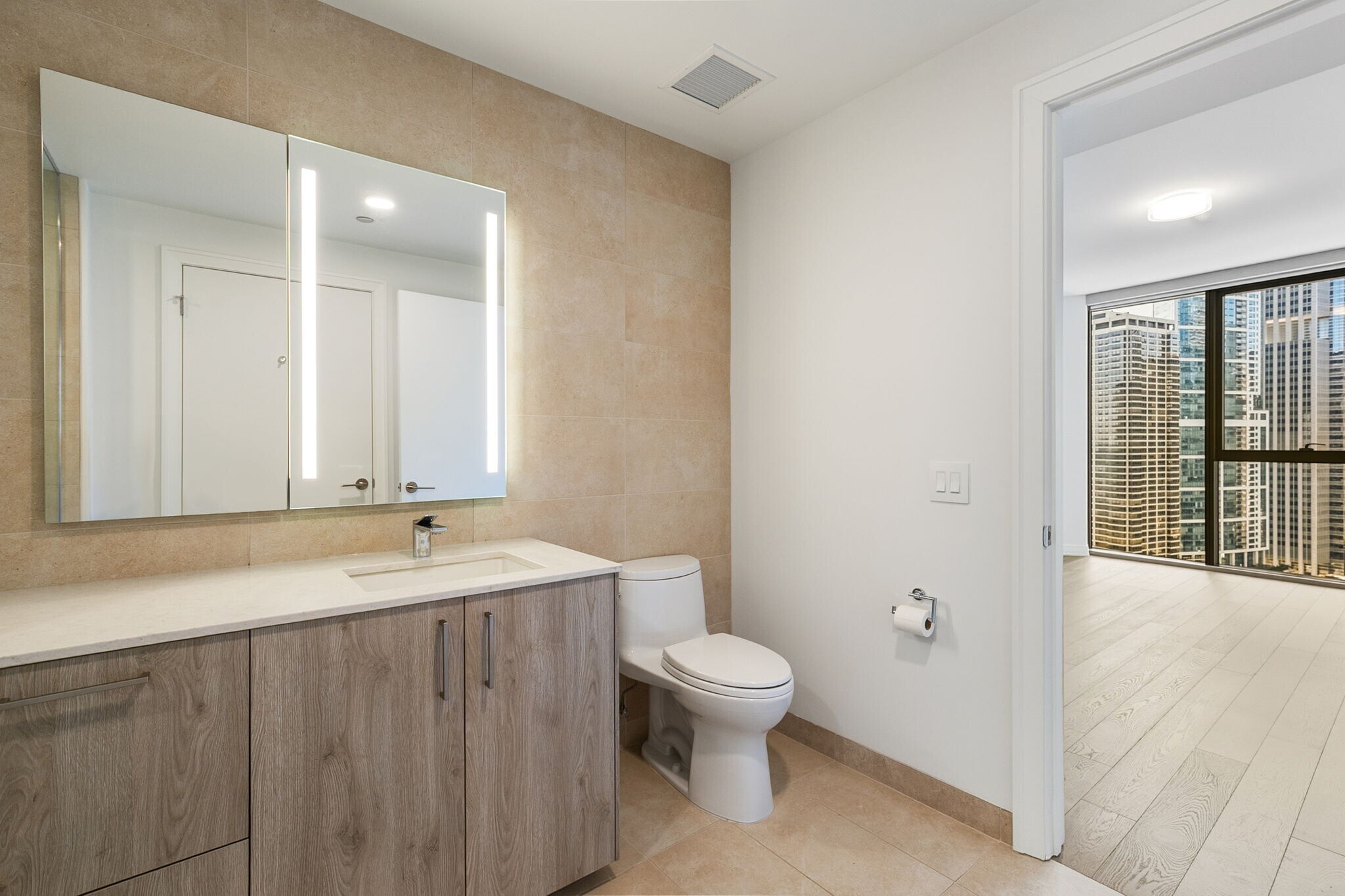 Building Photo - 211 N Harbor Dr