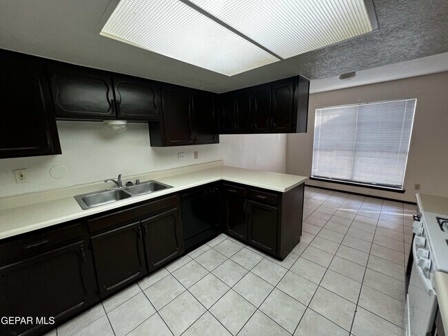 Building Photo - 1500 Monte Sanders Ln