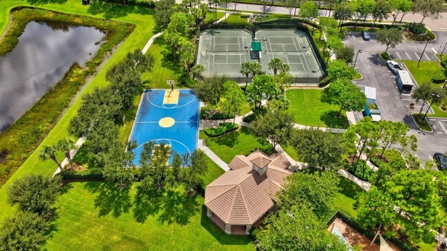 Building Photo - 8891 Starhaven Cove