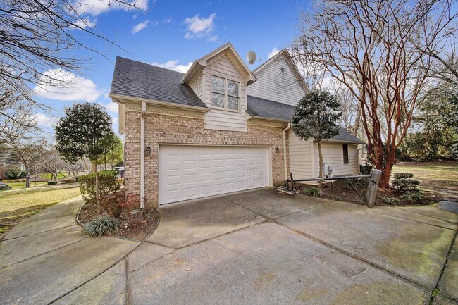 Building Photo - Spacious Four Bedroom Home!