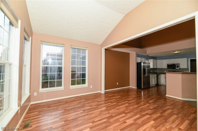 Building Photo - 200 Weatherstone Ct
